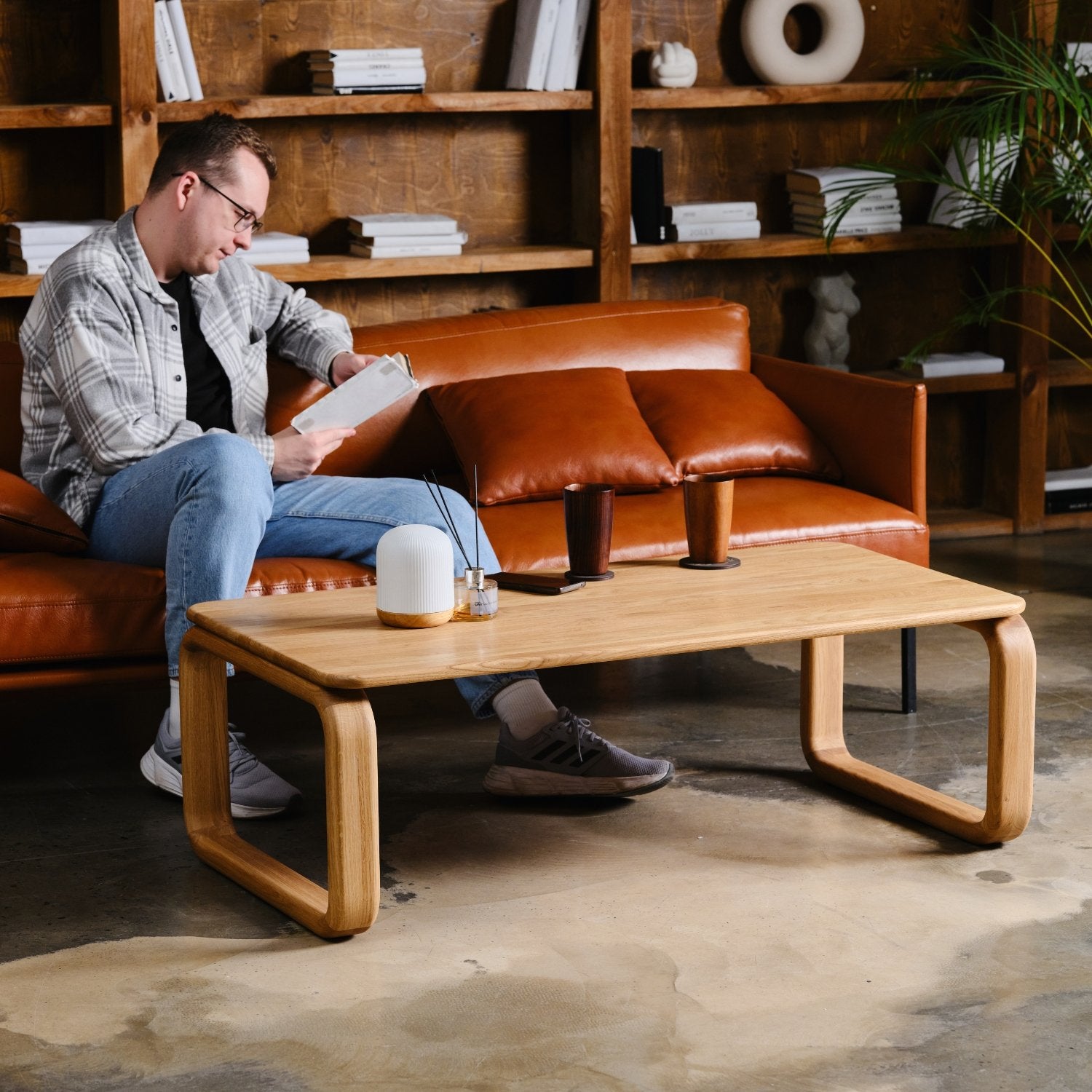 Couchtisch aus massiver Eiche 'Vesa'