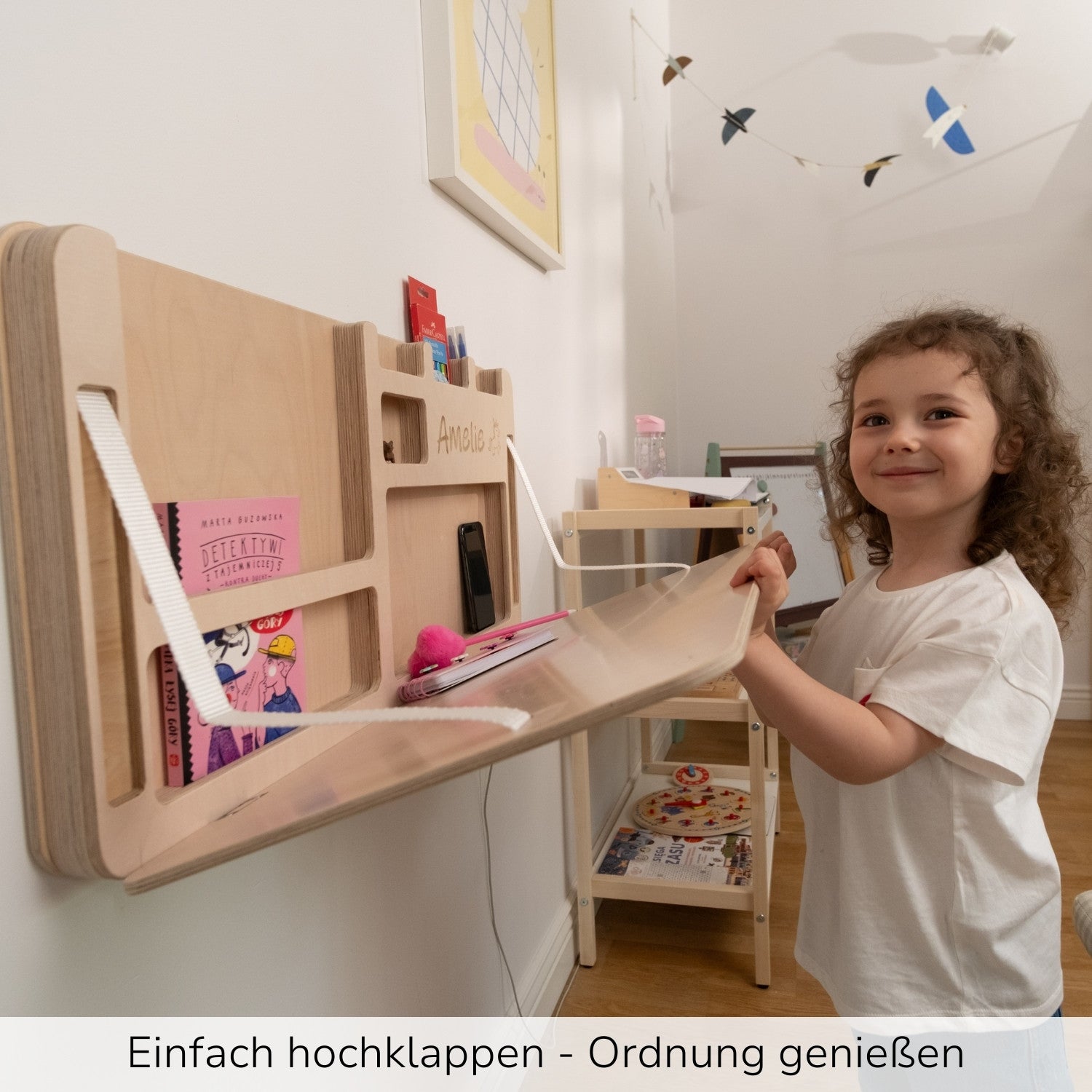 Kinderschreibtisch klappbar & personalisiert – schafft Platz & Freude im Kinderzimmer