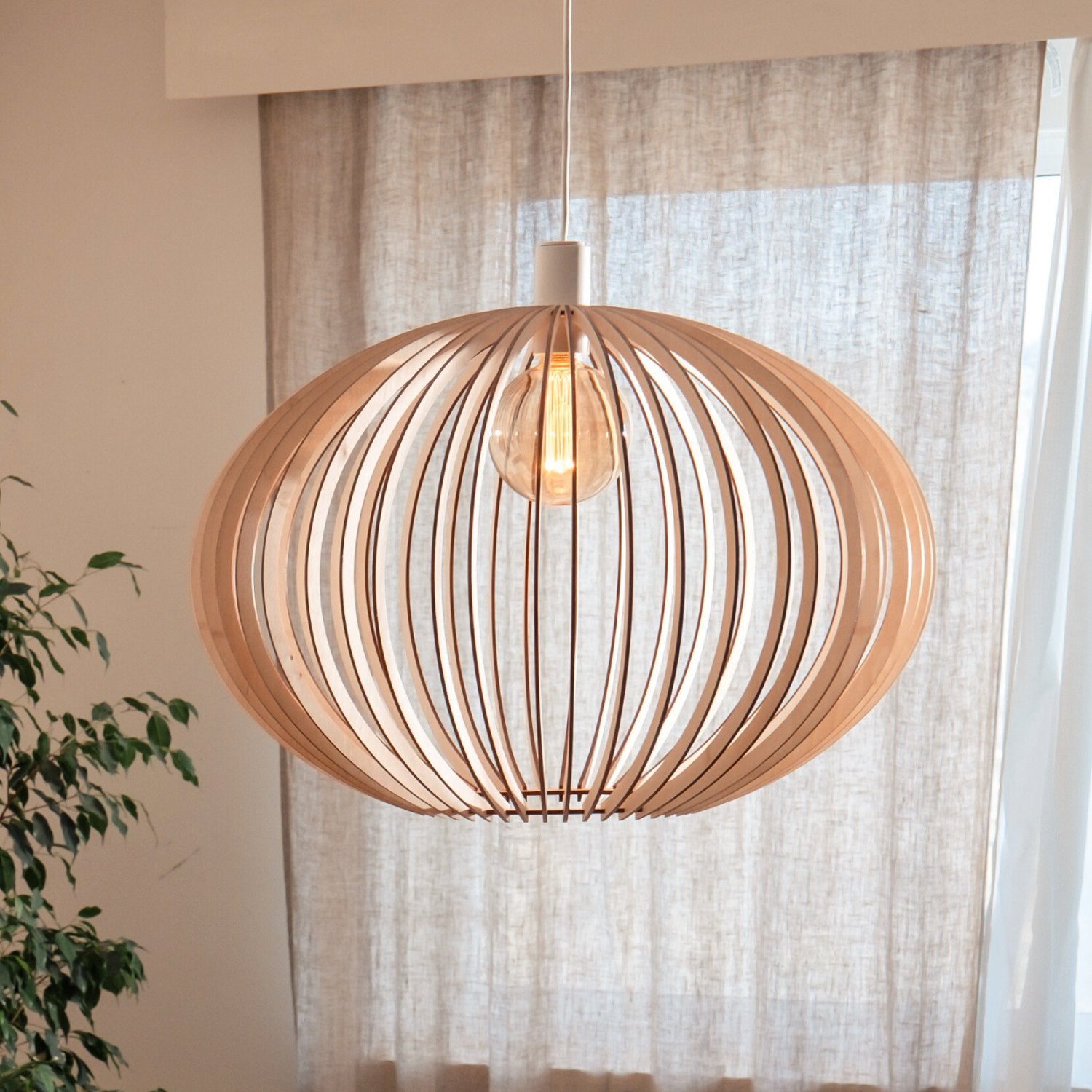 Holzlampe 'Fjörgyn'