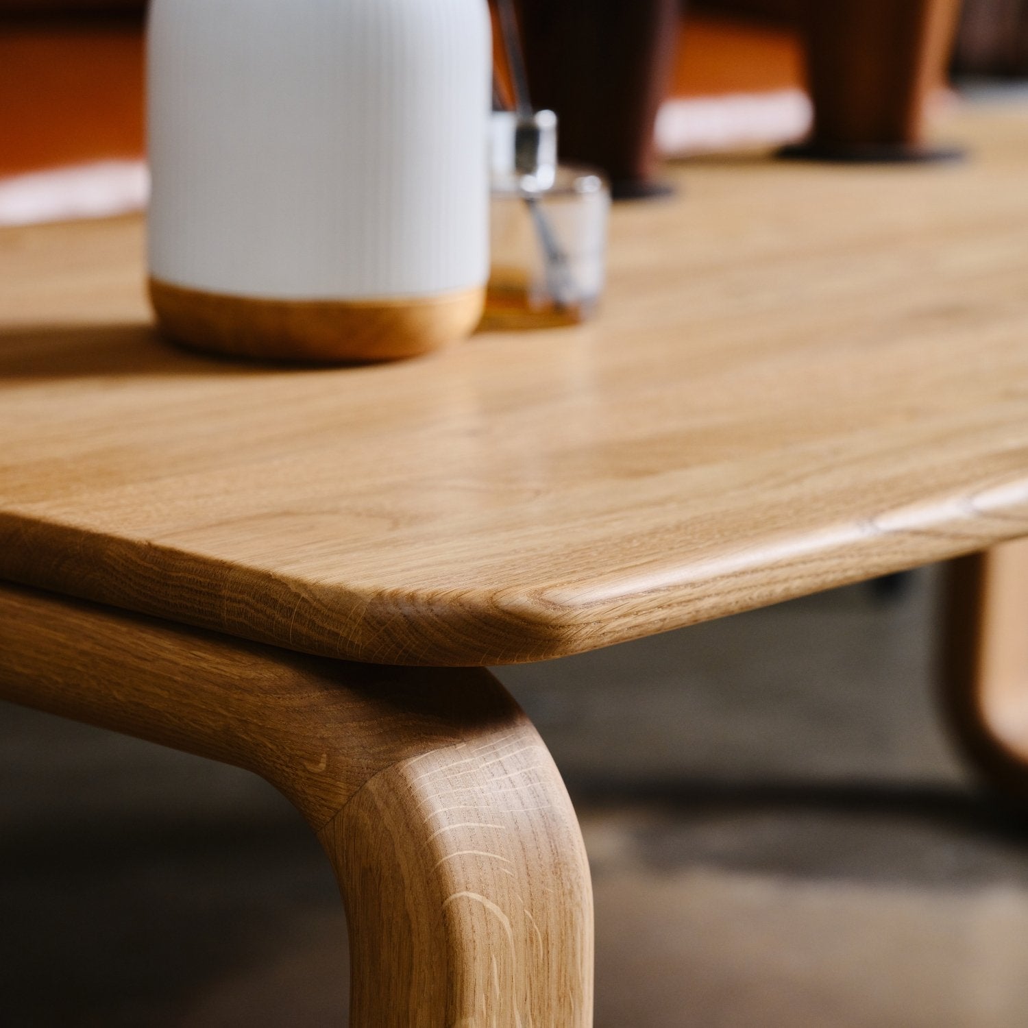 Couchtisch aus massiver Eiche 'Vesa'