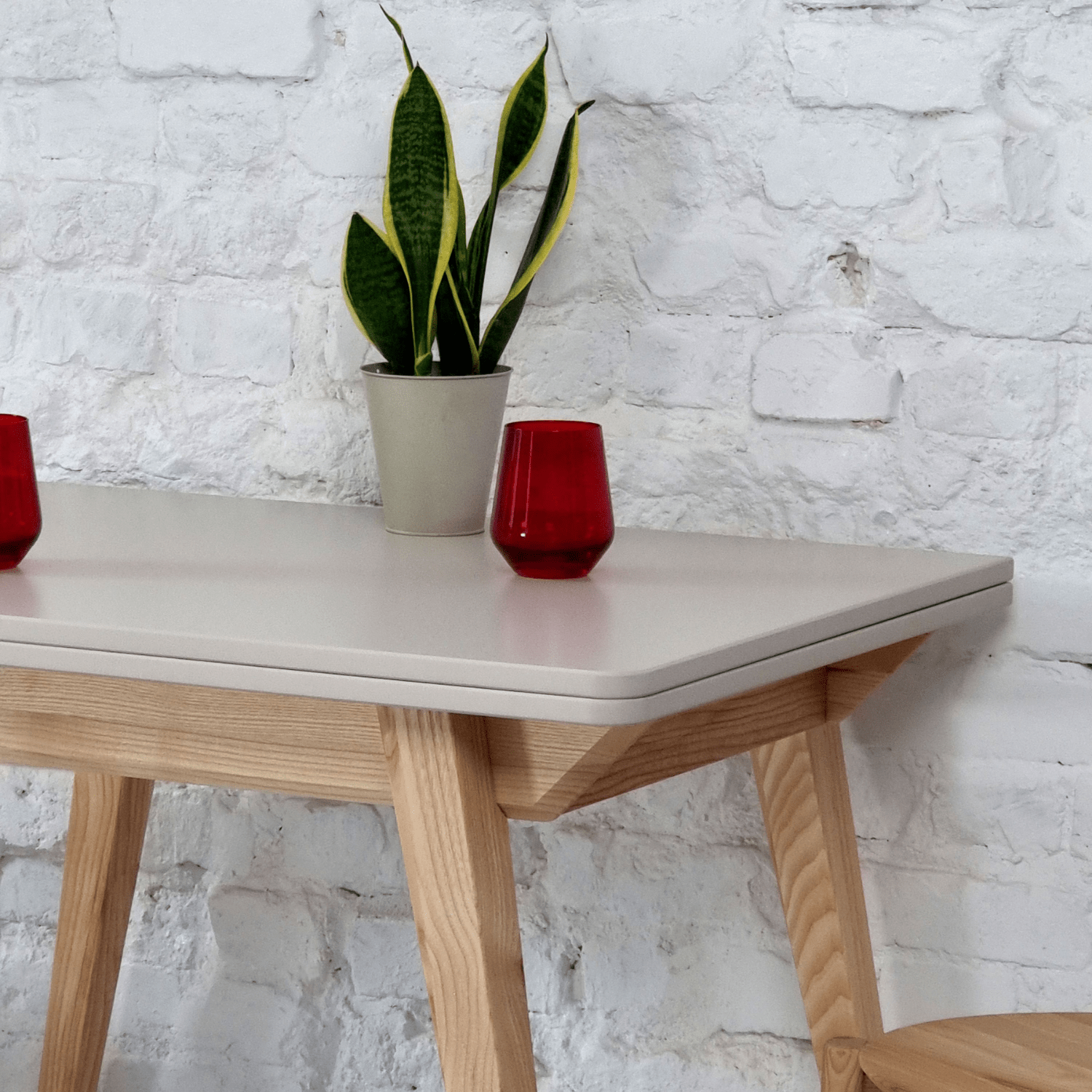 #Tischplattenfarbe_Beige Braun