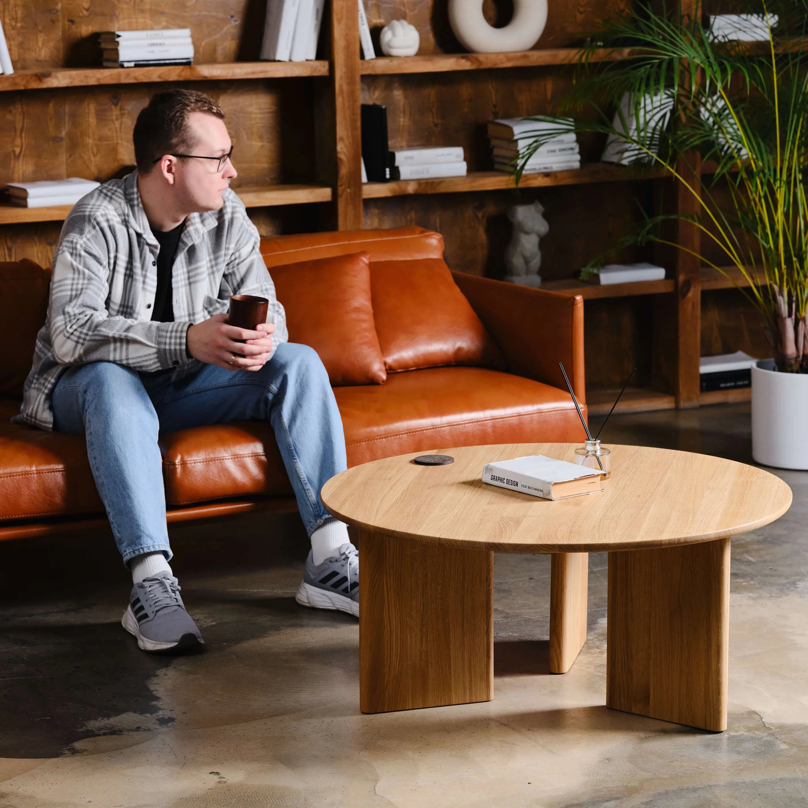 Couchtisch aus massiver Eiche 'Niva'