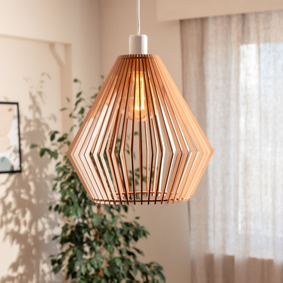 Njörd Holzlampe aus Birkenholz, Pendelleuchte (Ø 28–48 cm)