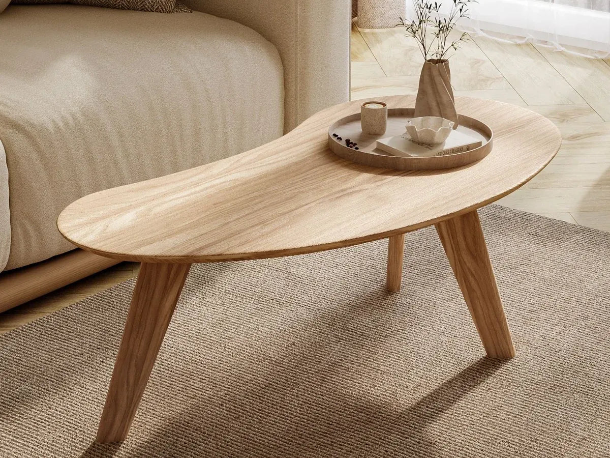 Fertiger Couchtisch Vesa aus Eiche im Wohnzimmer